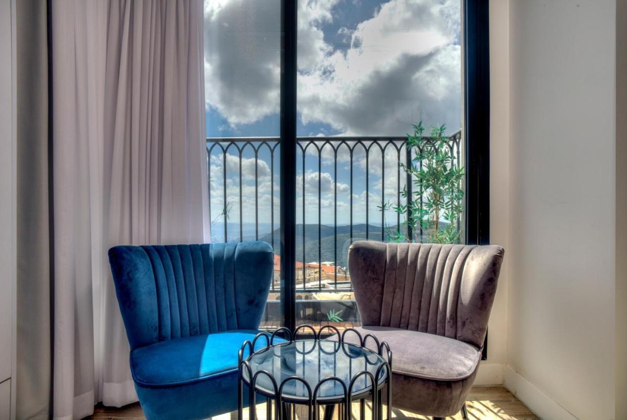 Open Skys Villa Safed Exterior foto